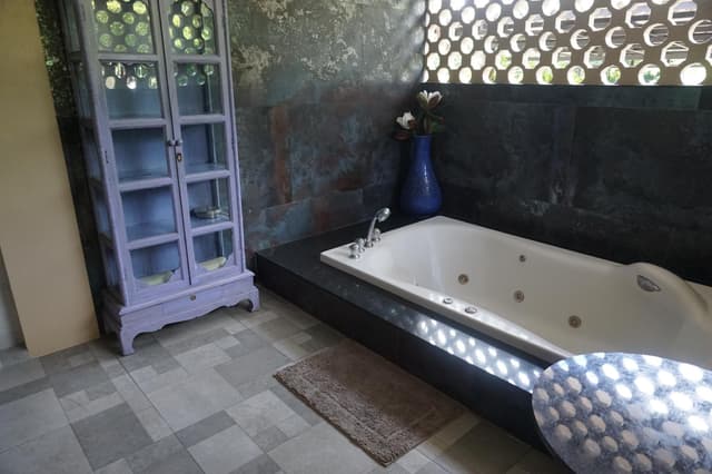 Garden Corner Suite