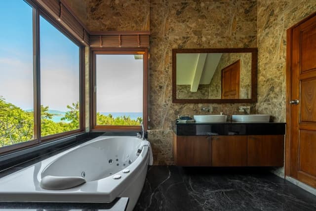Family Seaview Suite with Balcony