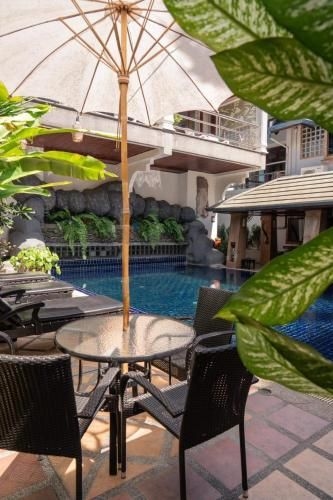 ทะเลในหาน โฮเทล (Talay Naiharn Hotel)4