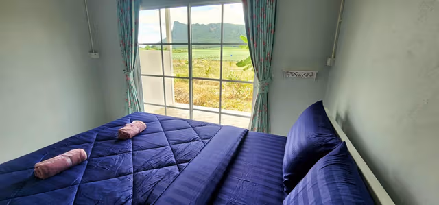 Mountain View Triple Room