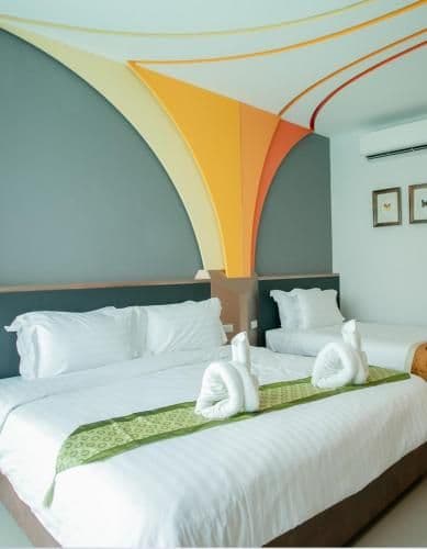 1 King Bed - Non-Smoking, Deluxe