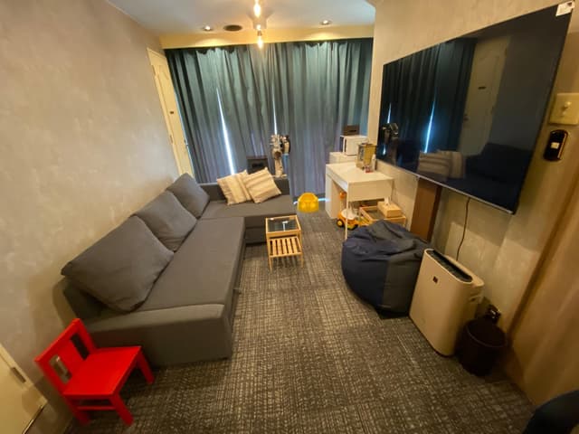Standard Family Room with Window