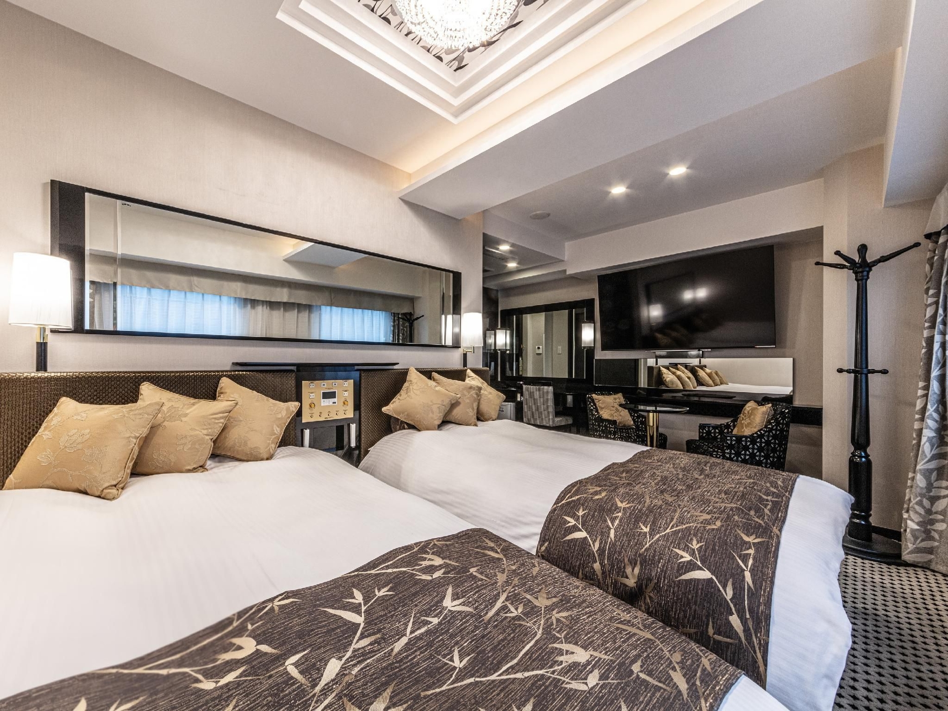 โรงแรมเอพีเอ รปปงงี ซิกส์ (APA Hotel Roppongi SIX)1