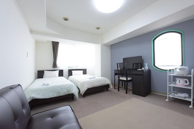 1-Bedroom Apartment with 2 Single Beds