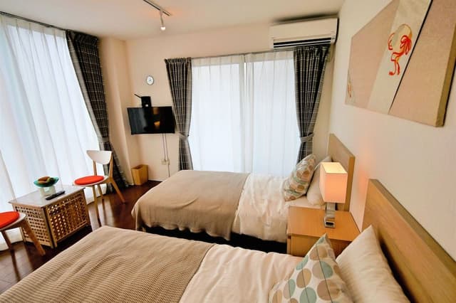Superior Twin Room (202)