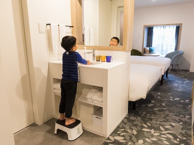 Deluxe Twin (Separate Bath and Toilet) for 1 person - Non - Smoking / Bench Type