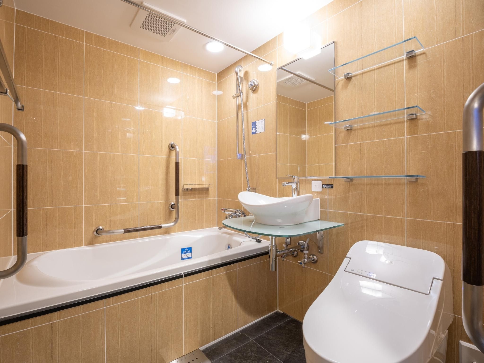 โรงแรมเอพีเอ ฮัตโจโบริ เอกิมาเอะ (APA Hotel Hatchobori Ekimae)4