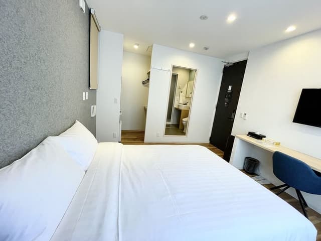Double Room, Non Smoking, Kitchenette (102)