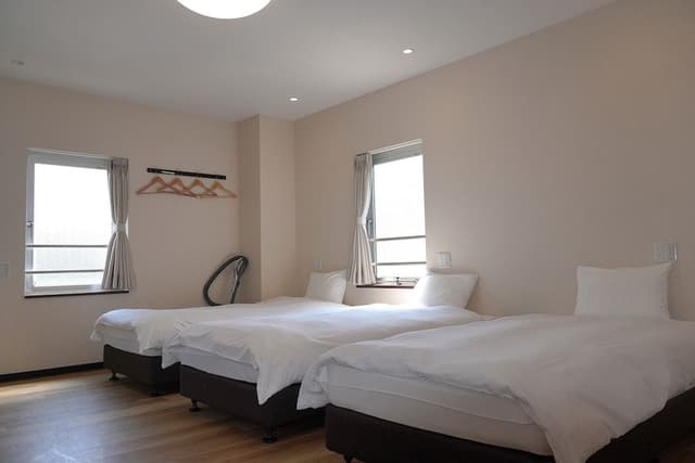 City Room, Balcony