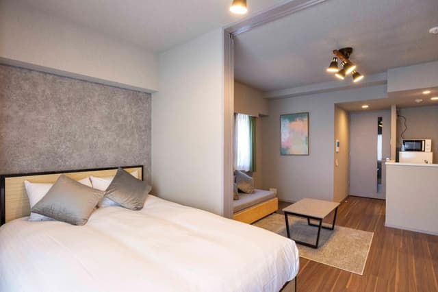 Room 903