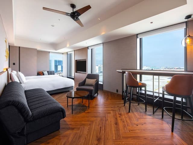Junior Suite, Multiple Beds, Non Smoking, Airport View (Single Use)