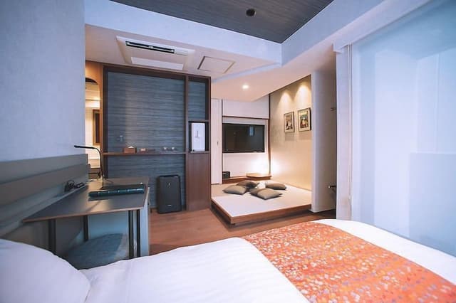 Deluxe Double or Twin Room