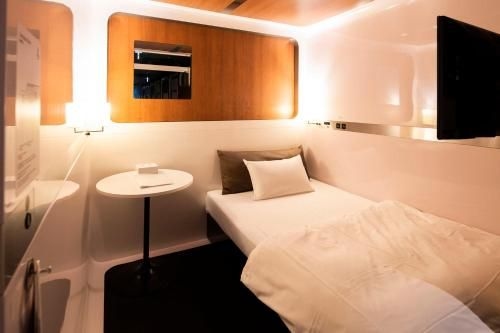 เฟิร์ส เคบิน อิจิกายะ (FIRST CABIN Ichigaya)1