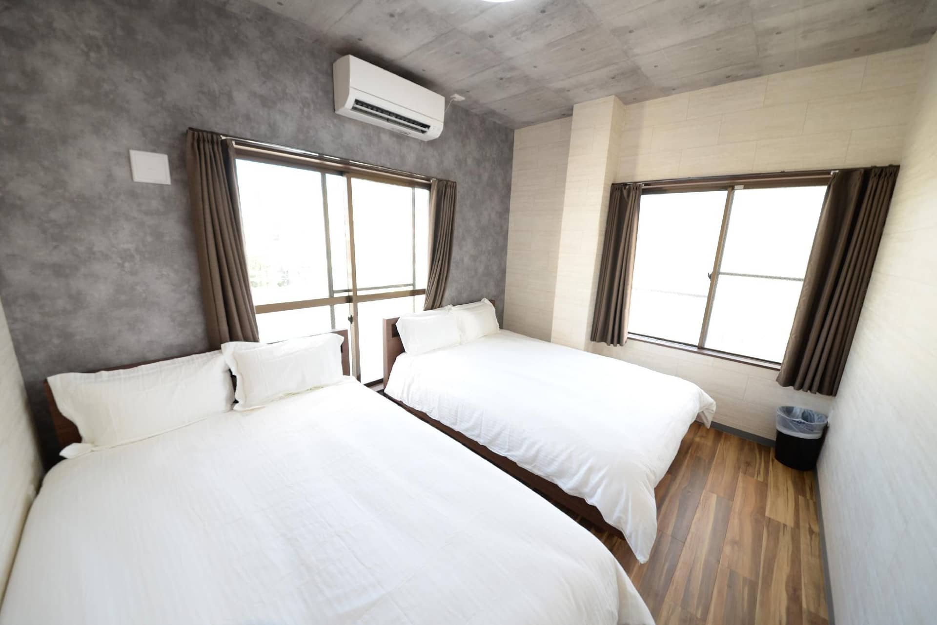 อพาร์ตเมนต์ 5 ห้องนอน 2 ห้องน้ำส่วนตัว ขนาด 101 ตร.ม. – ชินจูกุ อพาร์ตเมนต์ 5 ห้องนอน 2 ห้องน้ำส่วนตัว ขนาด 101 ตร.ม. – ชินจูกุ