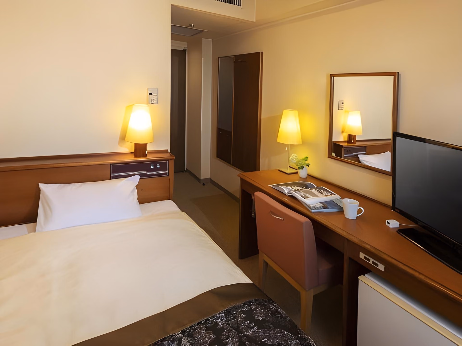 โรงแรมเออร์เบิน (Hotel Urban)1