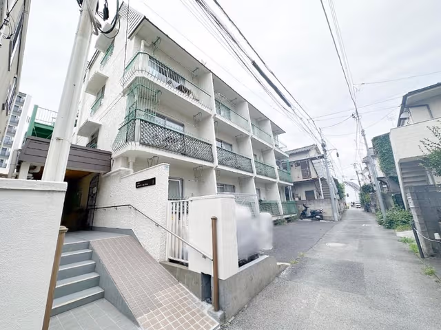 1-Bedroom Apartment