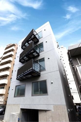 Yamanote Line Takadanobaba 8 mins walk apart1