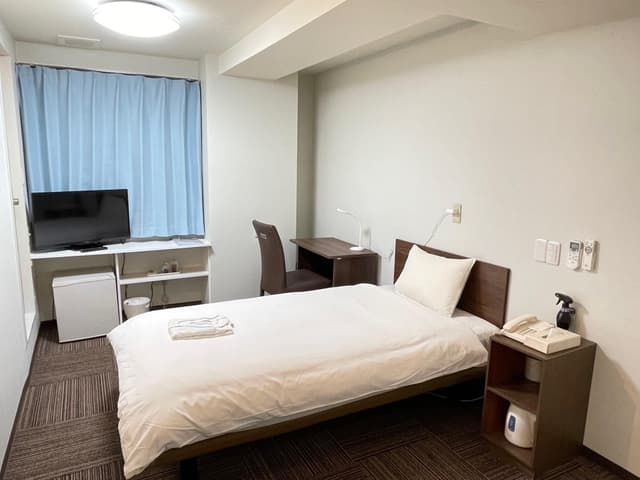 Single Room B - Smoking