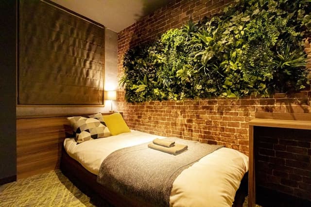 Quadruple Room (J)