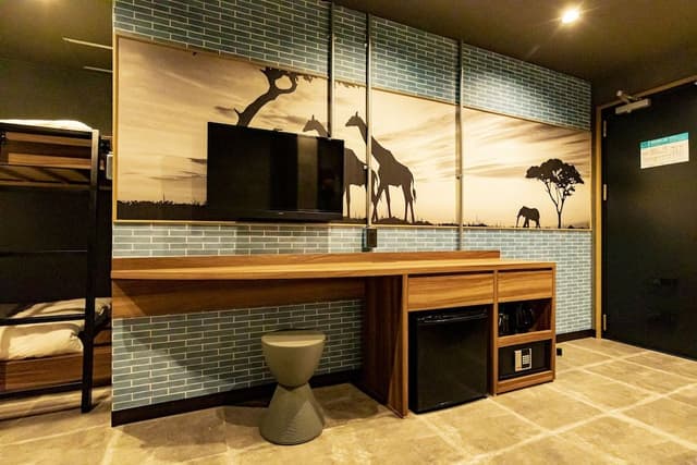 Family Room (H)