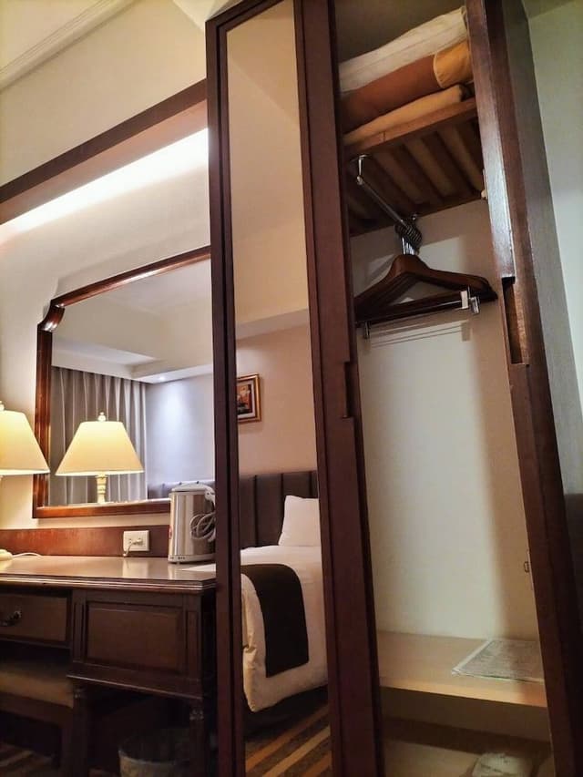Elegance Section Standard Twin