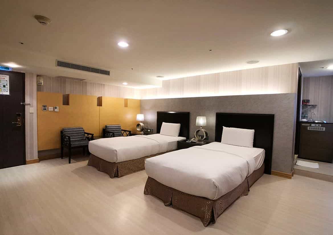 โรงแรมชิห์สุวัน - สถานีคาโอห์เซียง โรงแรมชิห์สุวัน - สถานีคาโอห์เซียง