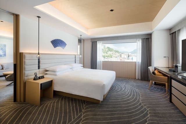 KING PREMIUM SUITE