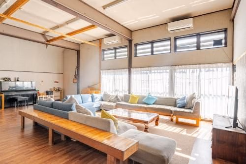 Hunters Gate: Ski In/Out Whole Lodge Rental, Pets OK3