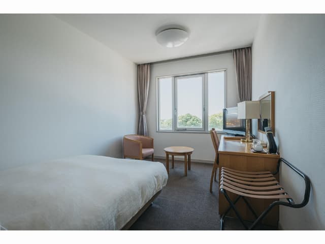 Semi-Double Room - Non-Smoking