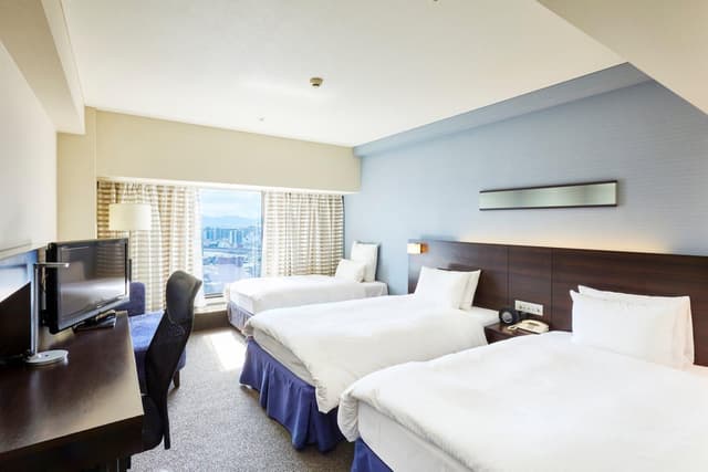 2 Single Beds HighFloor