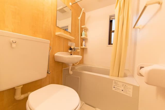 House, 2 Bedrooms