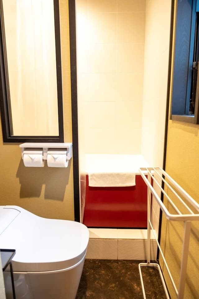 2-A Cat and Dog Friendly Room, Non Smoking