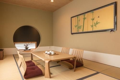 ทานิมาจิคุง และ โรงแรมโชจิคุอุน เกียวโต ชิโจ คาราสุมะ (Tanimachi-kun and Hotel Shochikuun Kyoto Shijo Karasuma)0