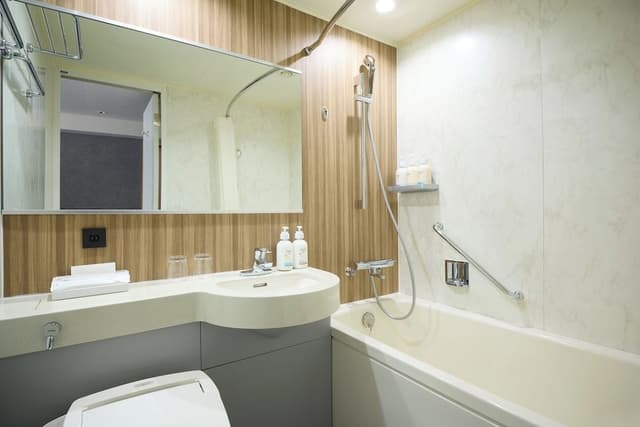 Standard Room, 1 King Bed, City View (High Floor)