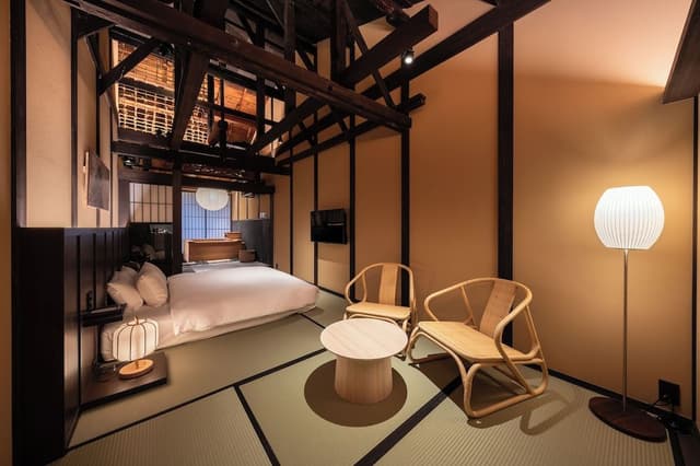 Double Room, 1 King Bed