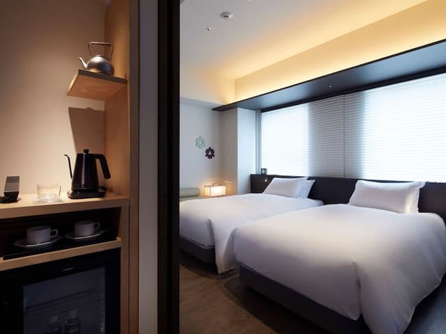 Universal Corner Twin Room, Non Smoking (28 square meters)