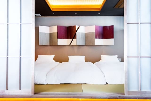 Deluxe King Suite