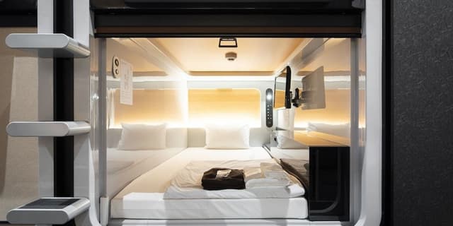 Economy Class Cabin, Women Only