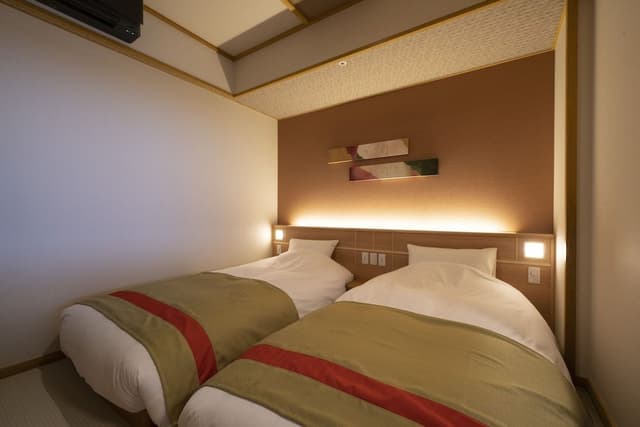 Basic Quadruple Room, Multiple Beds, Non Smoking, City View
