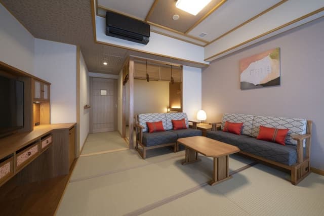 Basic Quadruple Room, Multiple Beds, Non Smoking, City View