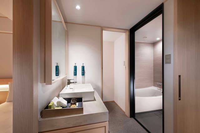 TWIN DELUXE ROOM