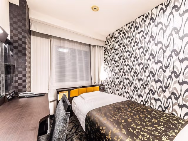 Small Single Room - Non-Smoking