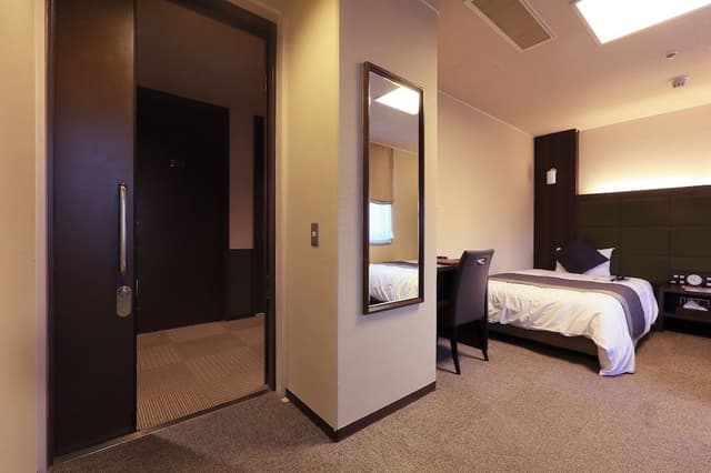 Universal Twin Room, Non Smoking (Barrier Free)