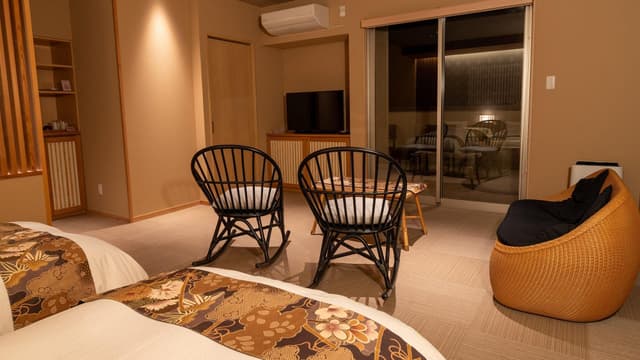Corner Japanese Style Room with Open-Air Bath