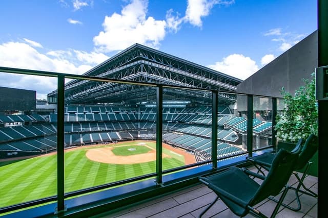 Field View, Non-Smoking
