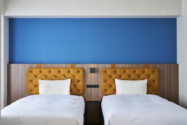 Starlight Floor Suite with ES CON FIELD View