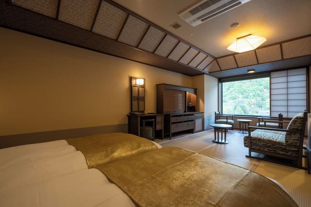 Hollywood Twin Room 35sq, Non Smoking, Road side, with Hot Spring Bath