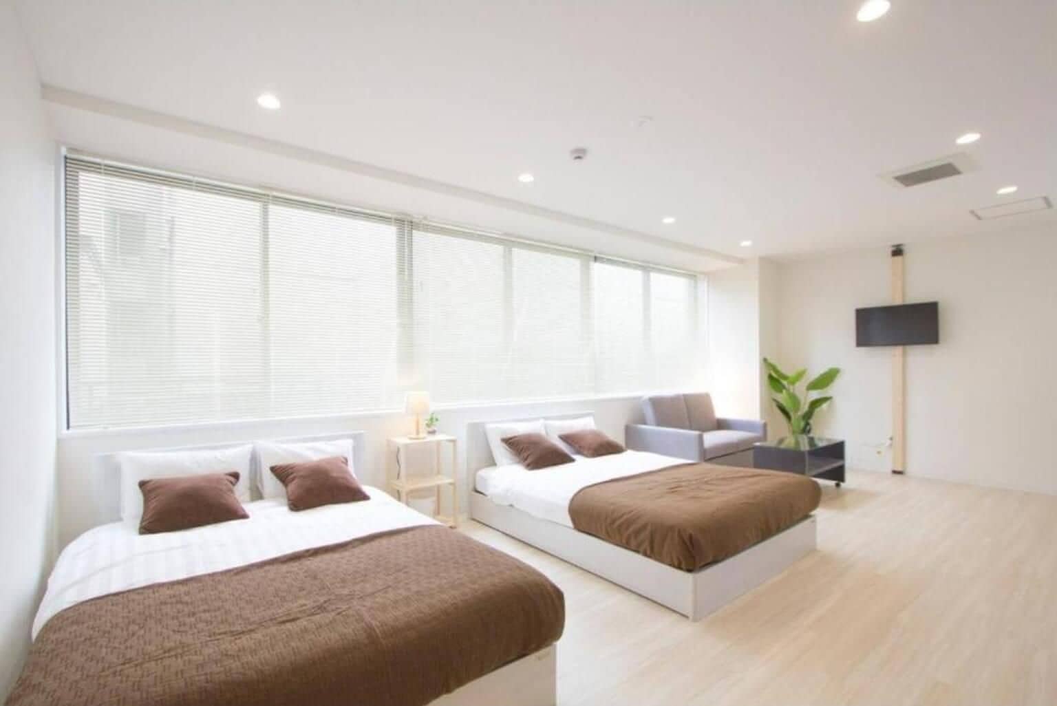 Cozy and Convenient Royal Heights Cozy and Convenient Royal Heights