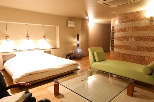 1 King Bed