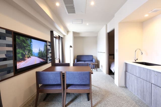 Deluxe Twin Room, Non Smoking (No Housekeeping)